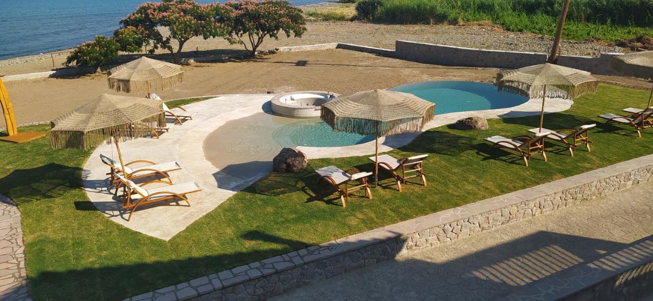 Michaela Beach Houses มิธิมนา ภายนอก รูปภาพ